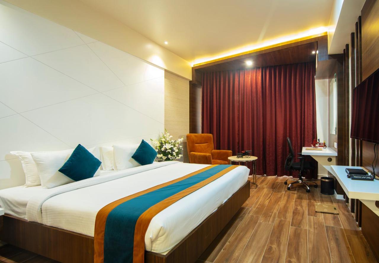Zion - A Luxurious Hotel Bangalore Exterior foto