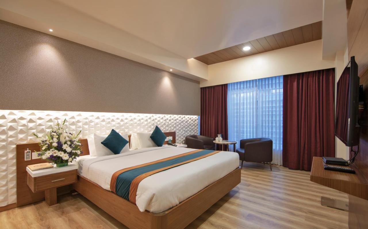 Zion - A Luxurious Hotel Bangalore Exterior foto