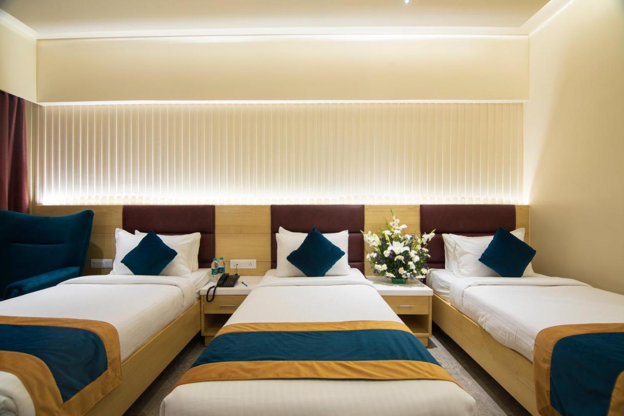 Zion - A Luxurious Hotel Bangalore Exterior foto