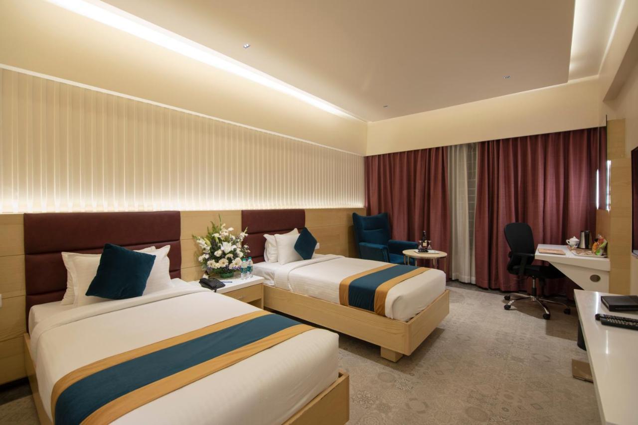 Zion - A Luxurious Hotel Bangalore Exterior foto